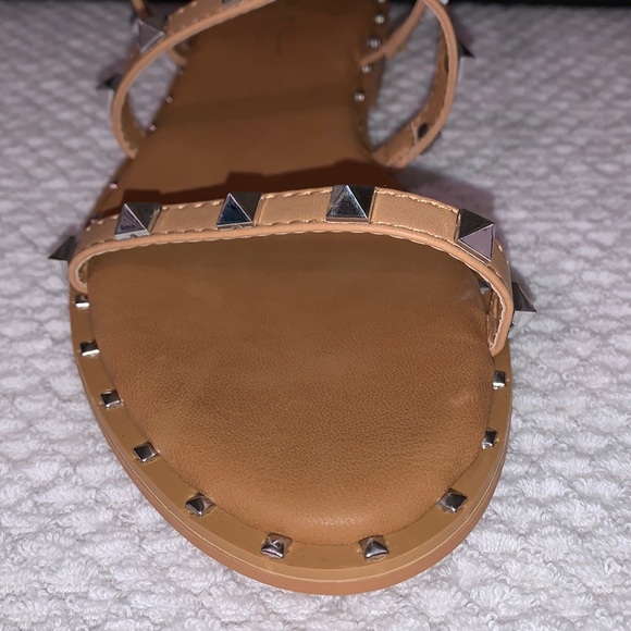 Nicole Miller Tanny Tan Sandals - Picture 5 of 12